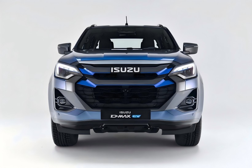 Isuzu brengt officiële afbeeldingen uit van de volledig elektrische pick-up truck D-Max EV met dual-motor vierwielaandrijving aandrijflijn